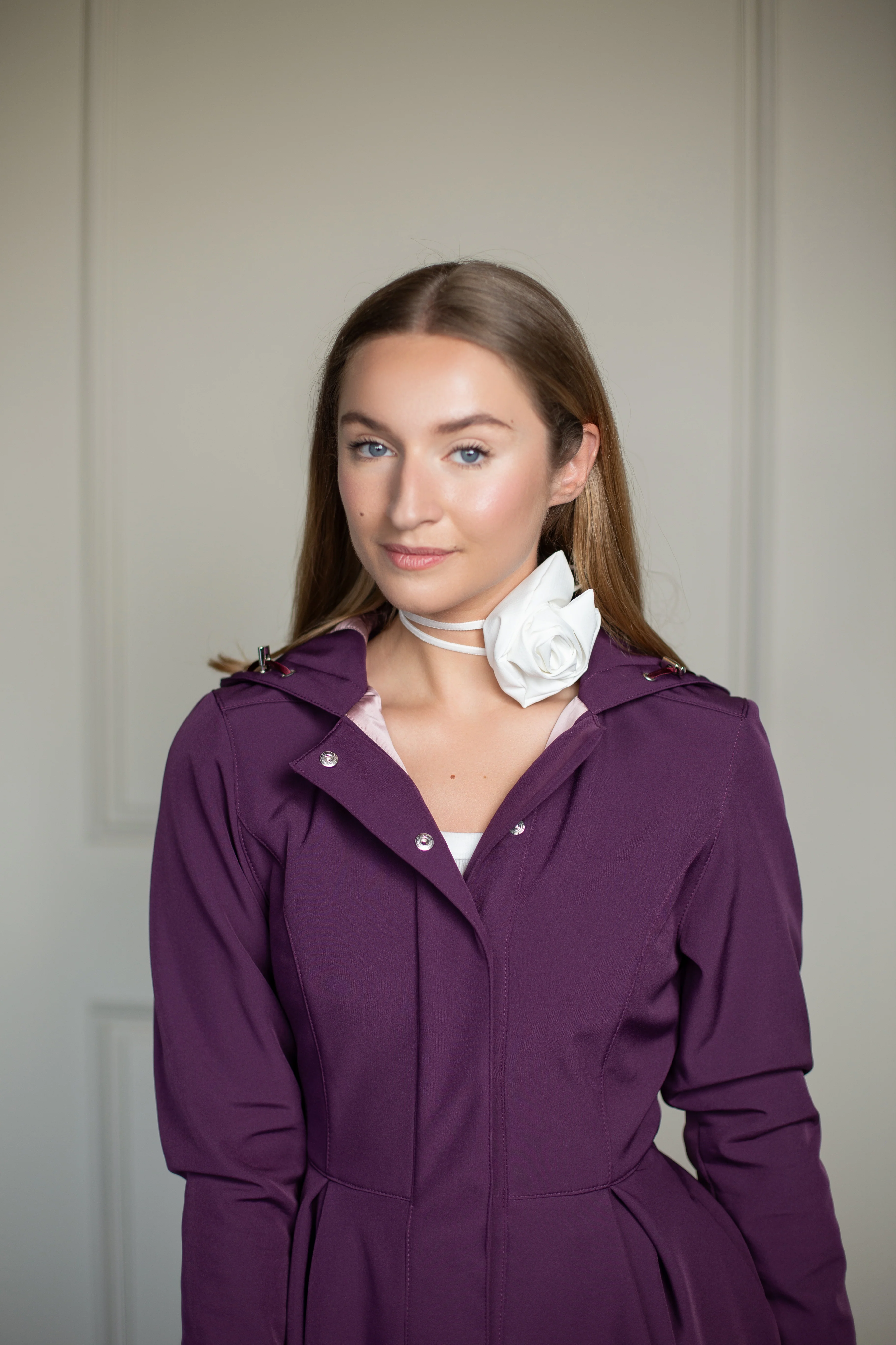 White Rose Flower Choker - Image 3